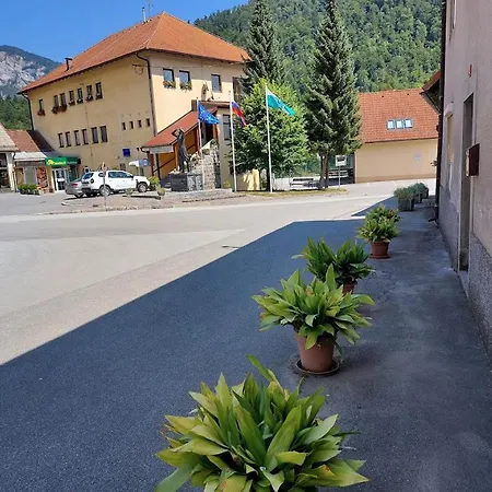 Domacija Pri Ivankovih Holiday home